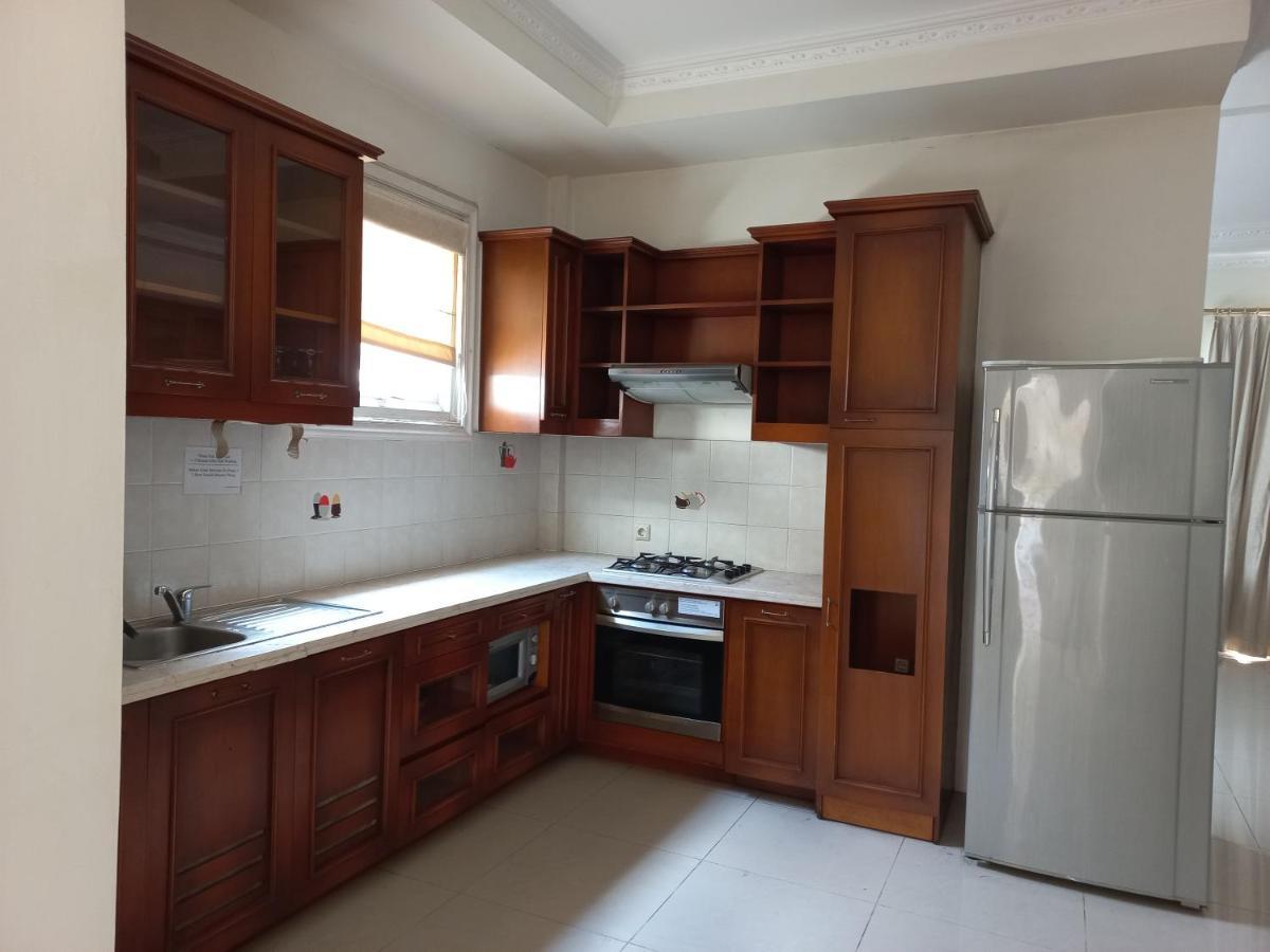 Margot Apartment Pondok Indah Джакарта Экстерьер фото