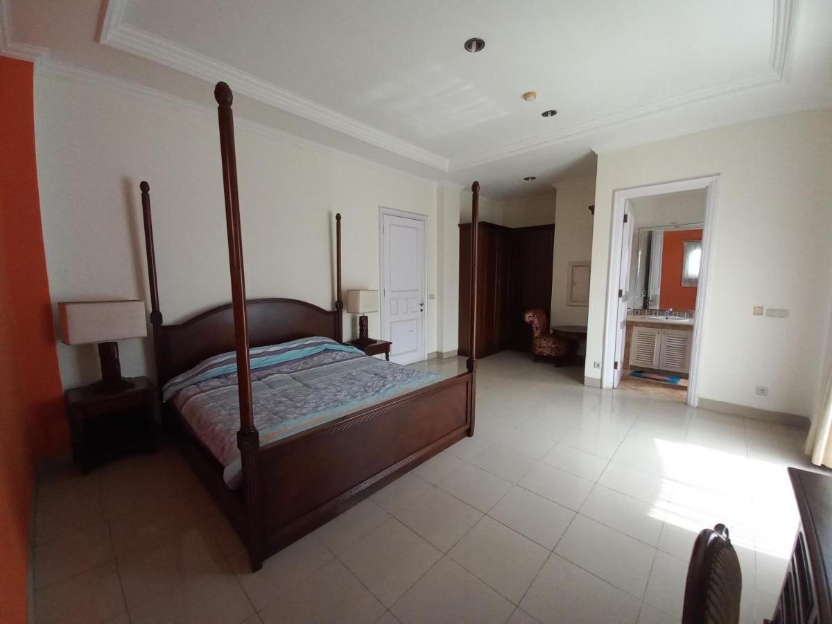 Margot Apartment Pondok Indah Джакарта Экстерьер фото