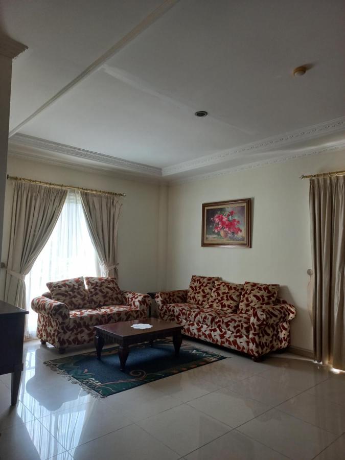 Margot Apartment Pondok Indah Джакарта Экстерьер фото